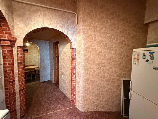 Продам трехкомнатную (3-комн.) квартиру, Крымчакский пер, 3, Симферополь г