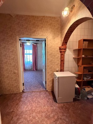 Продам трехкомнатную (3-комн.) квартиру, Крымчакский пер, 3, Симферополь г