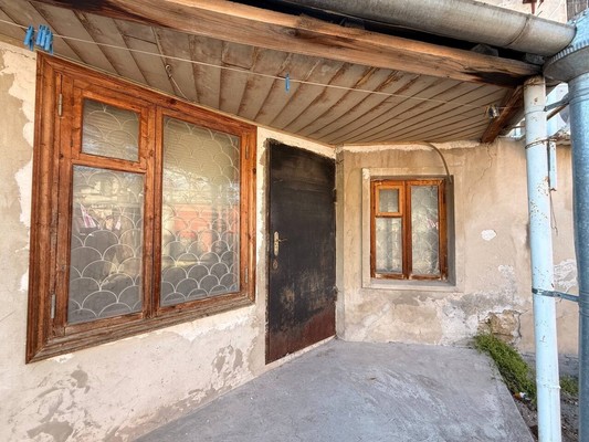 Продам трехкомнатную (3-комн.) квартиру, Крымчакский пер, 3, Симферополь г