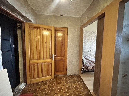 Продам однокомнатную (1-комн.) квартиру, Героев Сталинграда ул, 9, Симферополь г