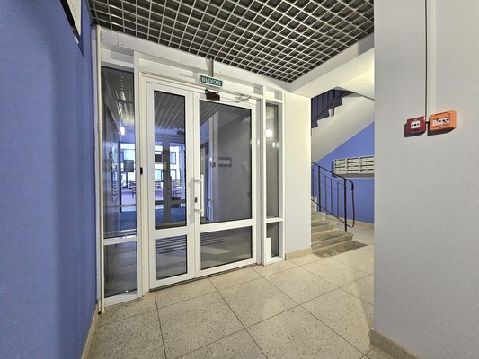 Продам трехкомнатную (3-комн.) квартиру, Борцов Революции ул, 1ак4, Пермь г