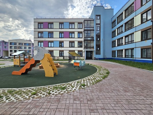 Продам трехкомнатную (3-комн.) квартиру, Борцов Революции ул, 1ак4, Пермь г