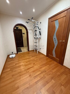 Продам трехкомнатную (3-комн.) квартиру, 800-летия Москвы ул, 32, Москва г