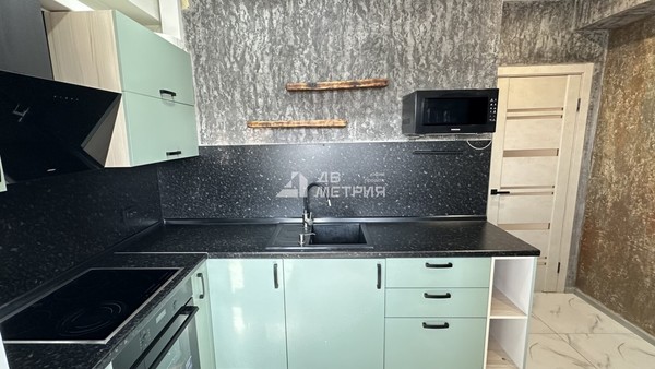 Продам двухкомнатную (2-комн.) квартиру, Ленина ул, 563к3, Южно-Сахалинск г
