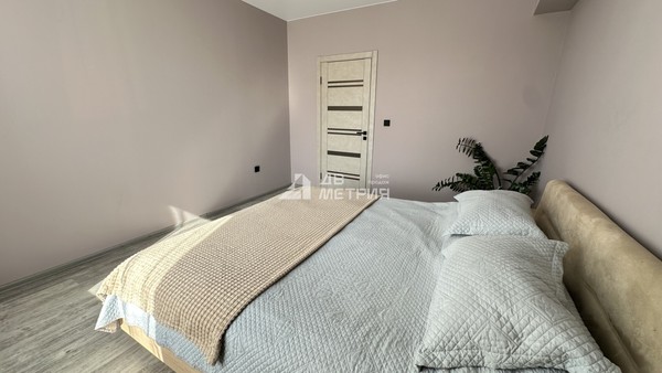Продам двухкомнатную (2-комн.) квартиру, Ленина ул, 563к3, Южно-Сахалинск г