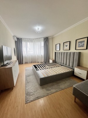 Продам однокомнатную (1-комн.) квартиру, Большая Очаковская ул, 5, Москва г