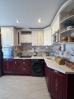 Продам двухкомнатную (2-комн.) квартиру, Школьная ул, 64ка, Холмск г