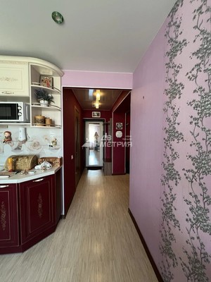 Продам двухкомнатную (2-комн.) квартиру, Школьная ул, 64ка, Холмск г