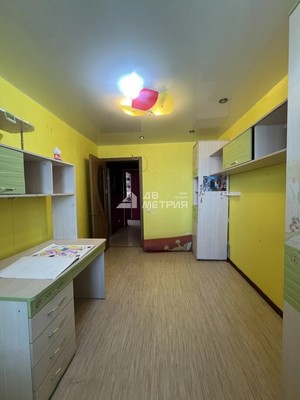 Продам двухкомнатную (2-комн.) квартиру, Школьная ул, 64ка, Холмск г