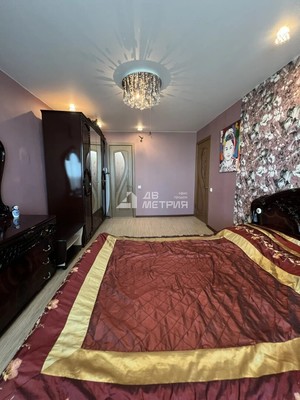 Продам двухкомнатную (2-комн.) квартиру, Школьная ул, 64ка, Холмск г