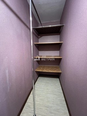 Продам двухкомнатную (2-комн.) квартиру, Школьная ул, 64ка, Холмск г
