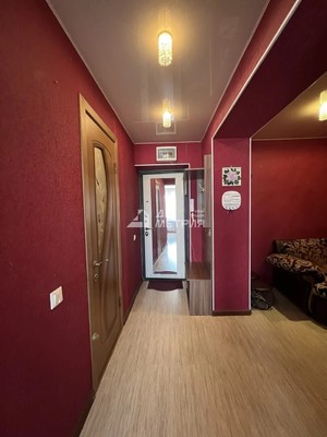 Продам двухкомнатную (2-комн.) квартиру, Школьная ул, 64ка, Холмск г