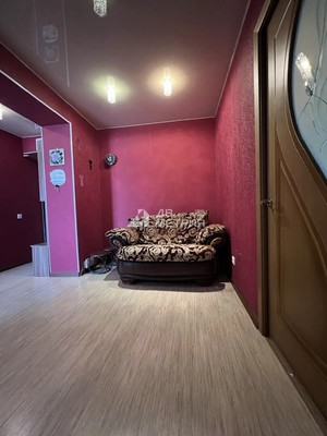Продам двухкомнатную (2-комн.) квартиру, Школьная ул, 64ка, Холмск г