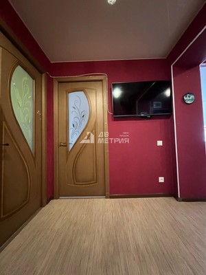 Продам двухкомнатную (2-комн.) квартиру, Школьная ул, 64ка, Холмск г