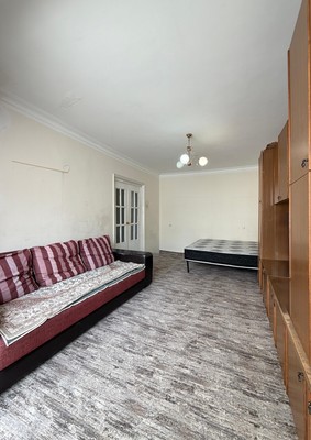 Продам трехкомнатную (3-комн.) квартиру, Атажукина ул, 8, Нальчик г