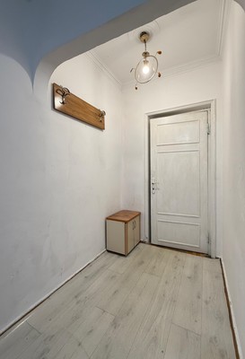 Продам трехкомнатную (3-комн.) квартиру, Атажукина ул, 8, Нальчик г