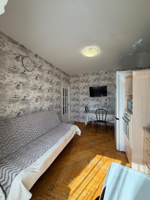 Продам трехкомнатную (3-комн.) квартиру, Атажукина ул, 8, Нальчик г
