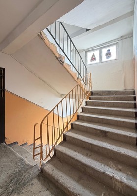 Продам трехкомнатную (3-комн.) квартиру, Атажукина ул, 8, Нальчик г