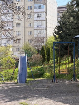 Продам трехкомнатную (3-комн.) квартиру, Атажукина ул, 8, Нальчик г