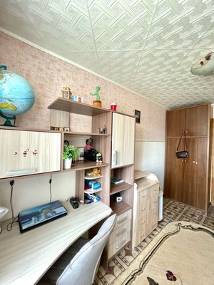Продам трехкомнатную (3-комн.) квартиру, Одоевского ул, 27, Ишим г
