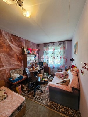 Продам трехкомнатную (3-комн.) квартиру, Вакканай ул, 6, Невельск г