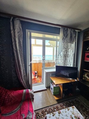 Продам трехкомнатную (3-комн.) квартиру, Вакканай ул, 6, Невельск г
