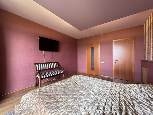 Продам трехкомнатную (3-комн.) квартиру, Лесной проезд, 16, Уфа г