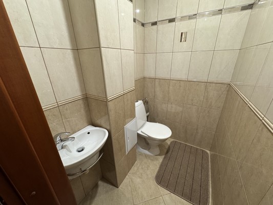 Продам трехкомнатную (3-комн.) квартиру, Лесной проезд, 16, Уфа г