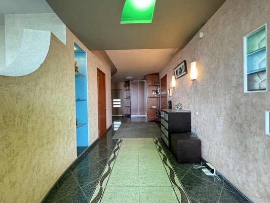 Продам трехкомнатную (3-комн.) квартиру, Лесной проезд, 16, Уфа г