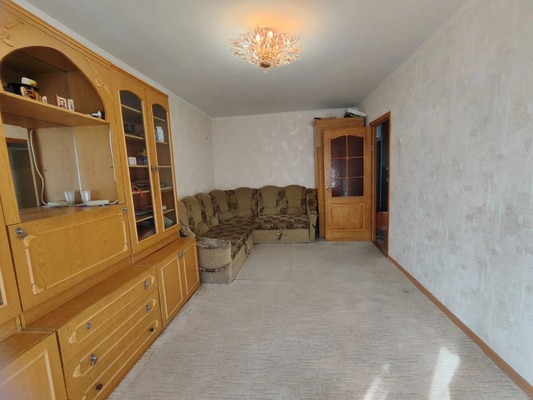 Продам трехкомнатную (3-комн.) квартиру, Большевика Попова ул, 8, Грэсовский пгт