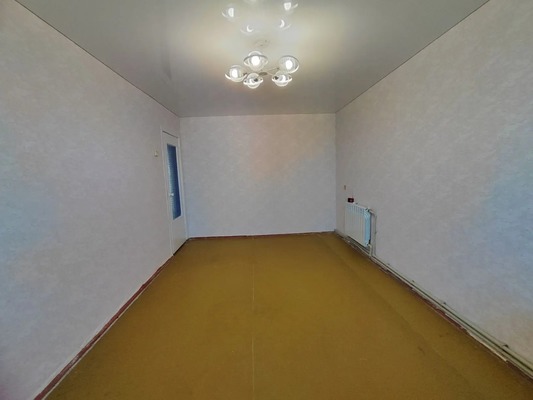 Продам трехкомнатную (3-комн.) квартиру, Большевика Попова ул, 8, Грэсовский пгт