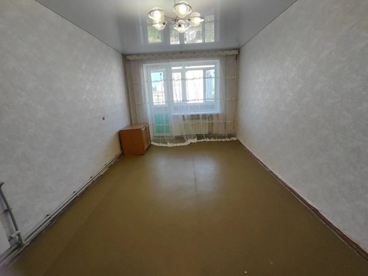 Продам трехкомнатную (3-комн.) квартиру, Большевика Попова ул, 8, Грэсовский пгт