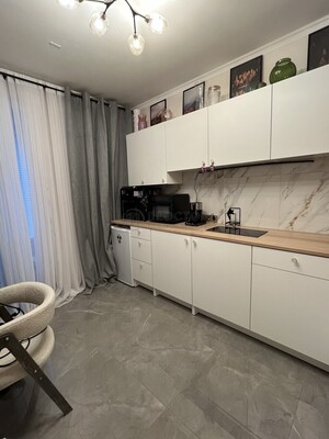 Продам трехкомнатную (3-комн.) квартиру, Гжатская ул, 5к7, Москва г