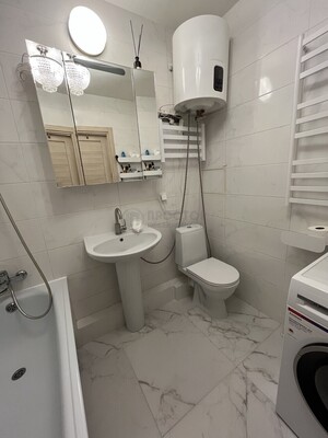 Продам трехкомнатную (3-комн.) квартиру, Гжатская ул, 5к7, Москва г