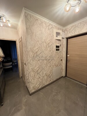 Продам трехкомнатную (3-комн.) квартиру, Гжатская ул, 5к7, Москва г