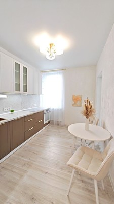 Продам двухкомнатную (2-комн.) квартиру, Александра Суворова пр-кт, 99, Симферополь г