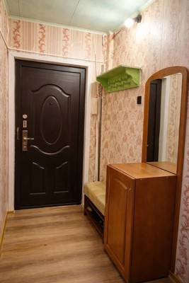 Продам двухкомнатную (2-комн.) квартиру, Центральная ул, 2, Володарское п