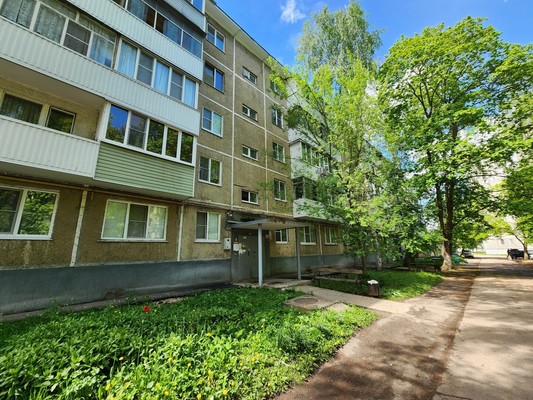 Продам двухкомнатную (2-комн.) квартиру, Энергетиков пр-кт, 12, Новомичуринск г