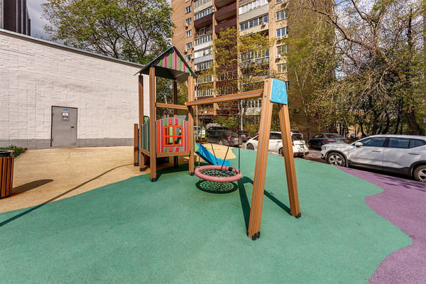 Продам двухкомнатную (2-комн.) квартиру, Новая Басманная ул, 17, Москва г