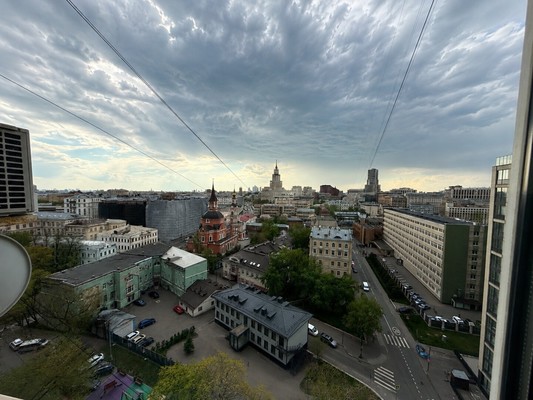 Продам двухкомнатную (2-комн.) квартиру, Новая Басманная ул, 17, Москва г