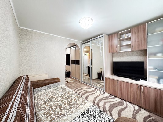 Продам комнату в 8-комн. квартире, Коммунистическая ул, 38, Пенза г