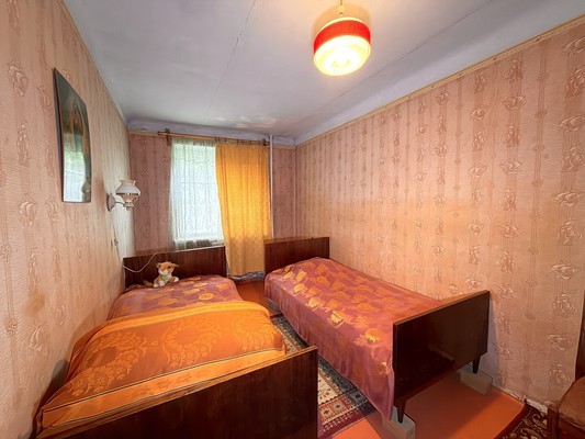 Продам трехкомнатную (3-комн.) квартиру, Кечкеметская ул, 85, Симферополь г