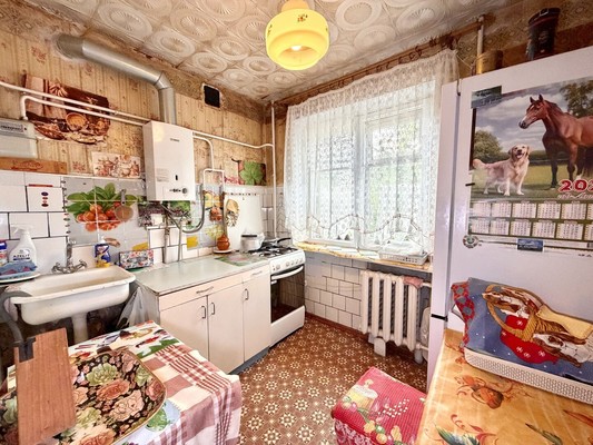 Продам трехкомнатную (3-комн.) квартиру, Кечкеметская ул, 85, Симферополь г