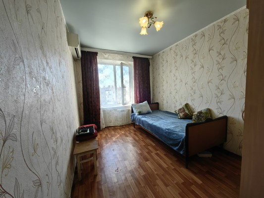 Продам двухкомнатную (2-комн.) квартиру, Строителей пр-кт, 11, Волгодонск г