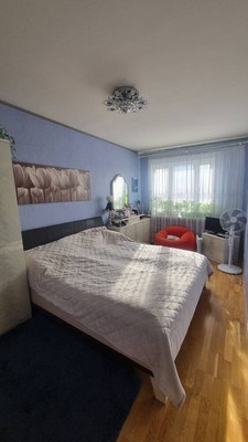 Продам трехкомнатную (3-комн.) квартиру, Кораблестроителей ул, 39в, Санкт-Петербург г