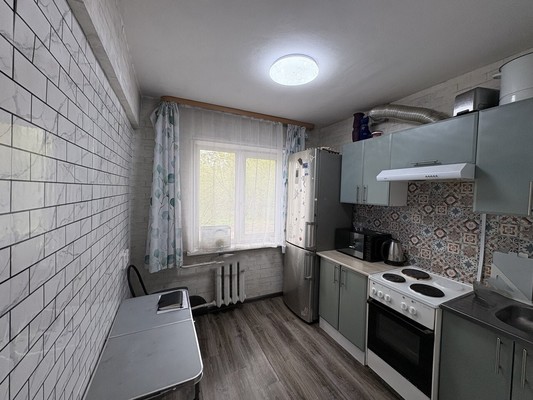 Продам двухкомнатную (2-комн.) квартиру, Баха ул, 2, Иркутск г