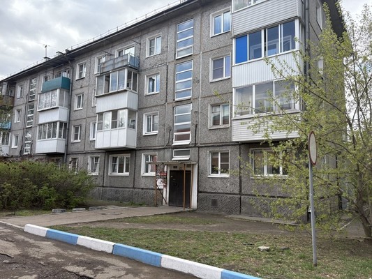 Продам двухкомнатную (2-комн.) квартиру, Баха ул, 2, Иркутск г