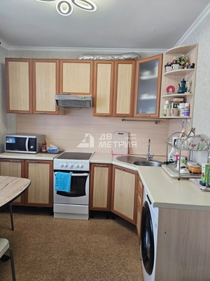 Продам трехкомнатную (3-комн.) квартиру, Луговая ул, 32, Сокол с