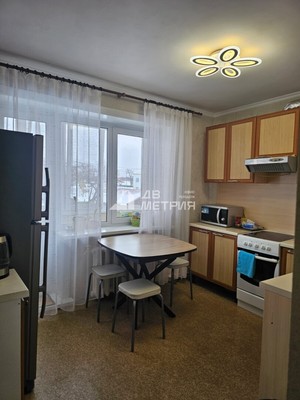 Продам трехкомнатную (3-комн.) квартиру, Луговая ул, 32, Сокол с