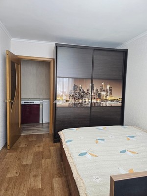 Продам трехкомнатную (3-комн.) квартиру, Луговая ул, 32, Сокол с